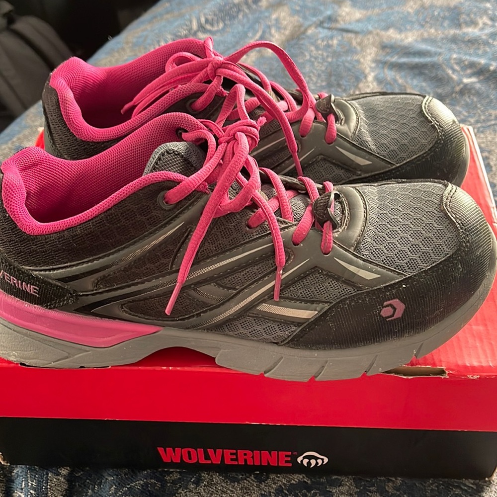 Used Wolverine Women's Jetstream Safety Shoes - Grey/Pink Comp Toe Work Shoe.